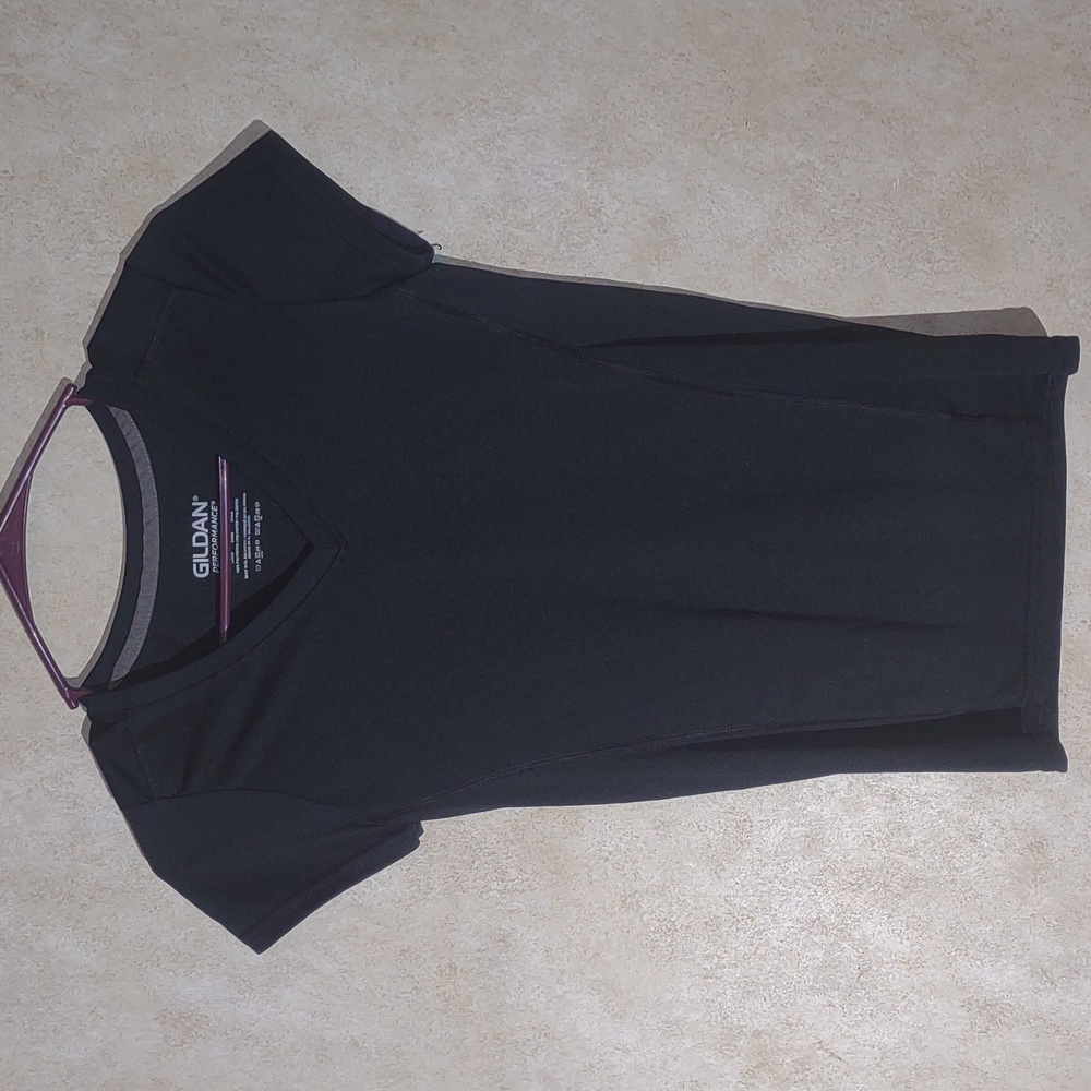 Gildan athletic shirt